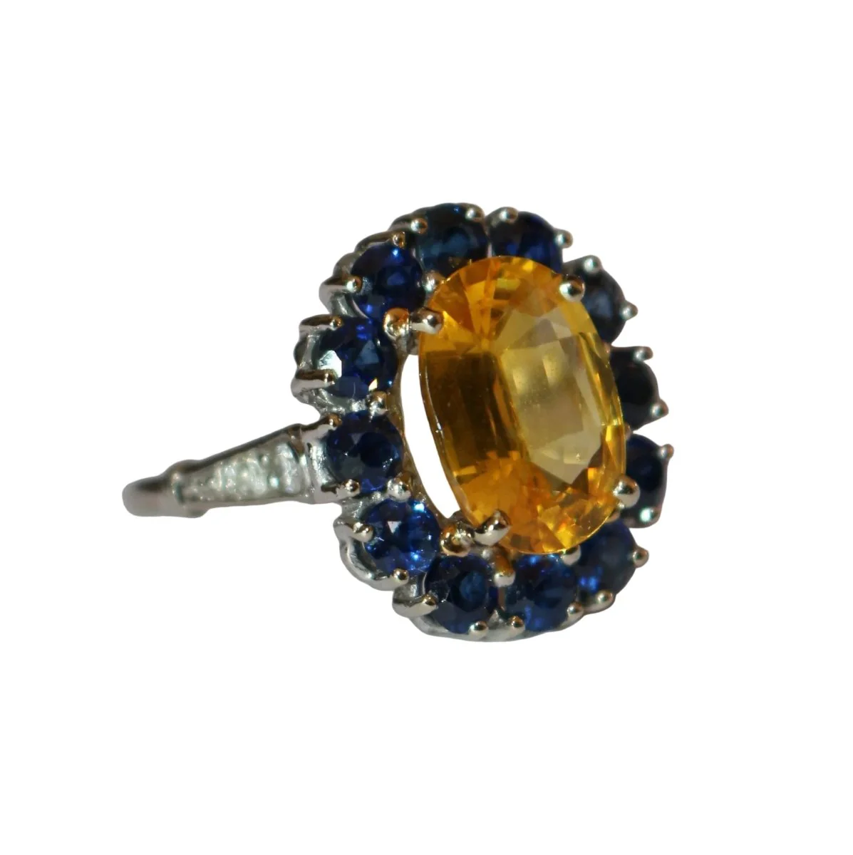 Bague Marguerite en or jaune, saphirs et diamants - Image 7