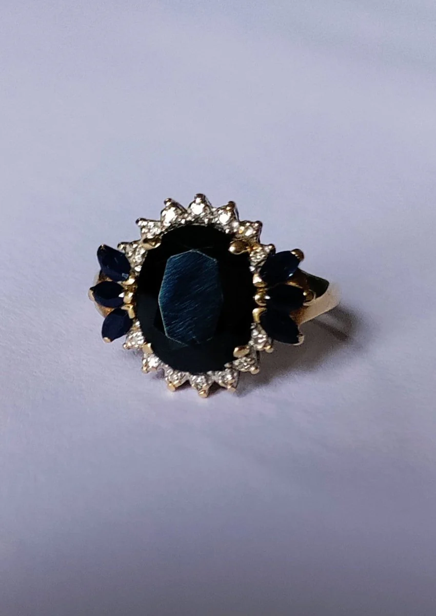 Bague Marguerite en or jaune, saphirs et diamants - Image 11