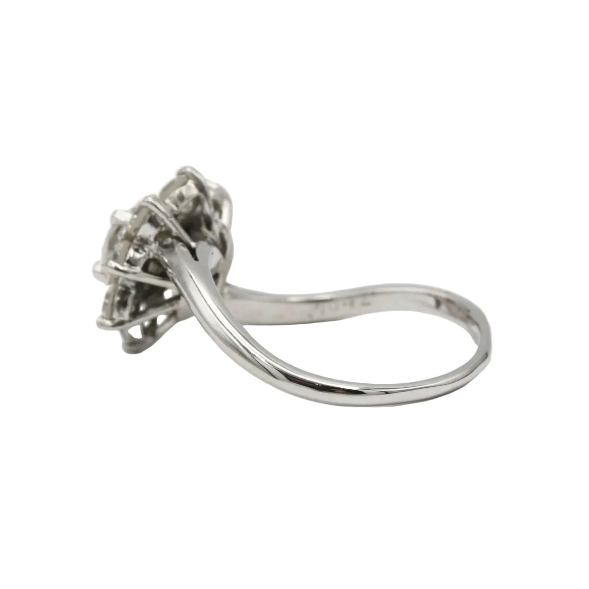 Bague Marguerite en platine et diamants - Image 4