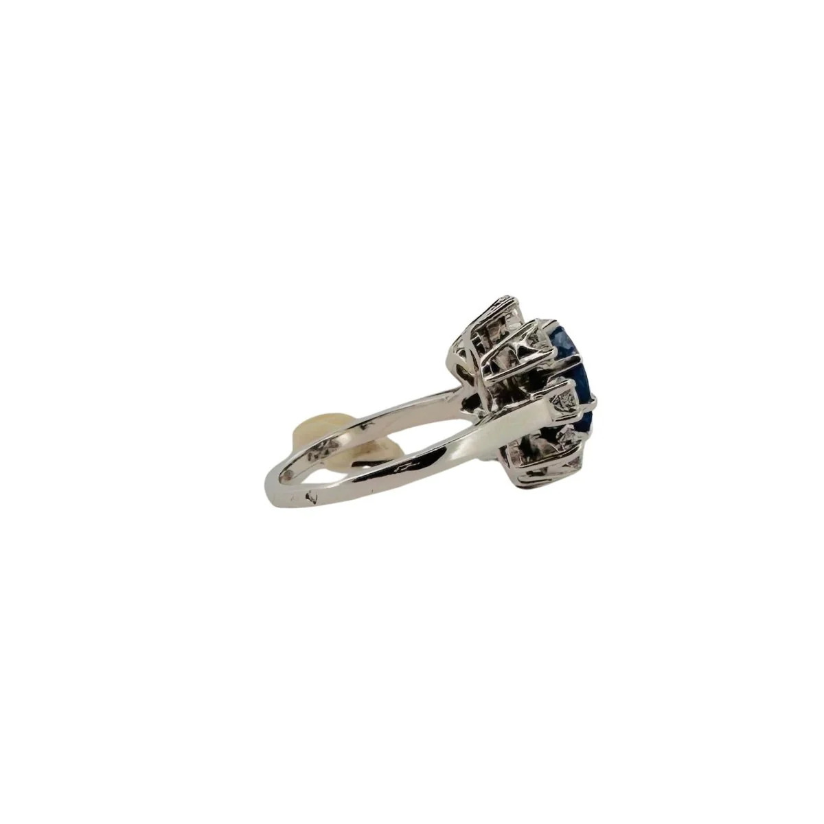 Bague Marguerite en platine, saphir et diamants - Image 5