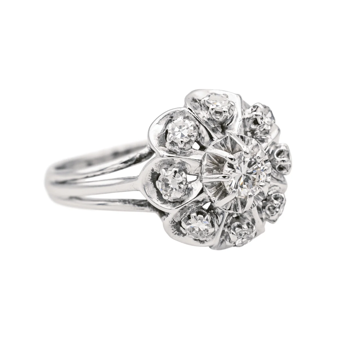 Bague Marguerite en or blanc et diamants - Image 6