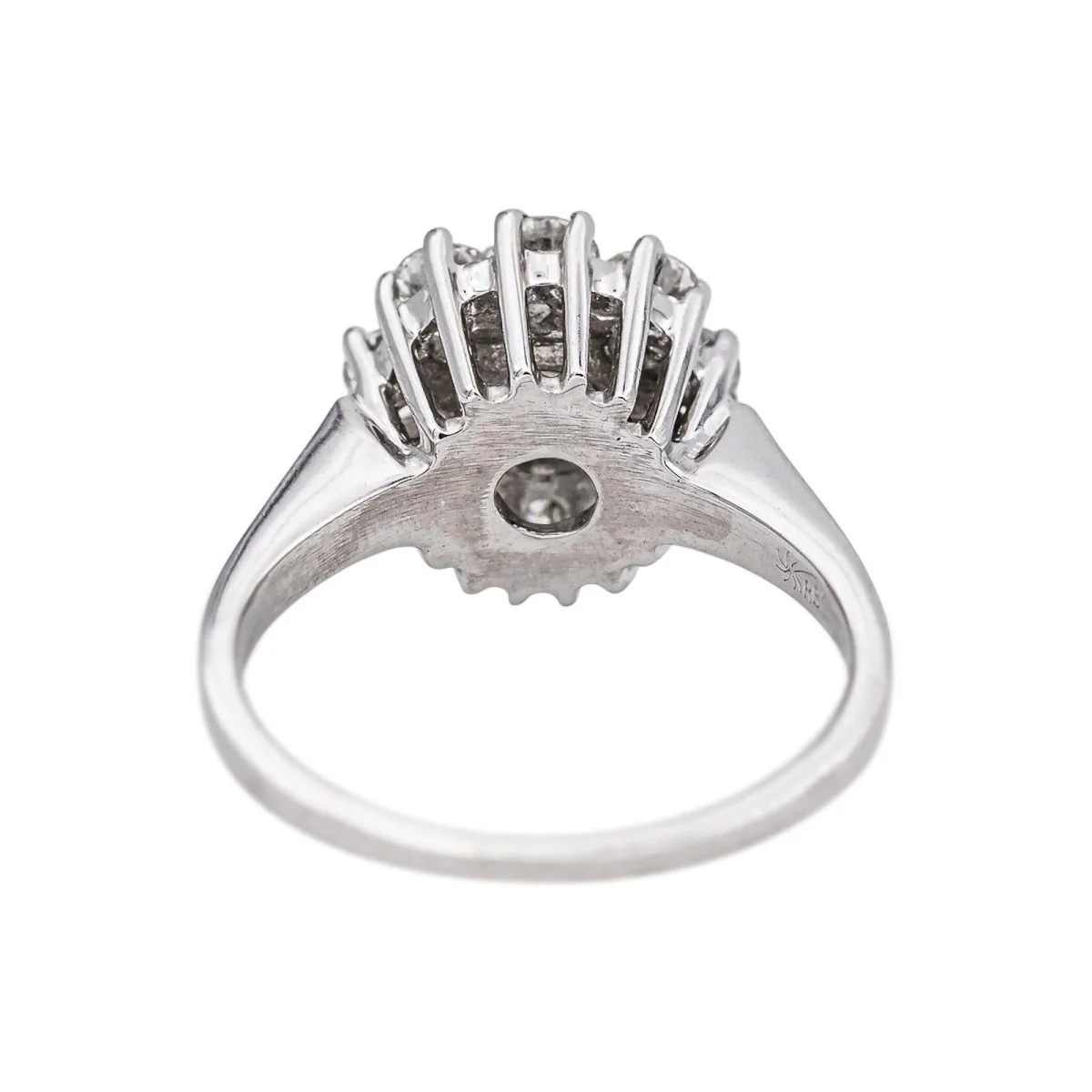 Bague Marguerite en or blanc et diamants - Image 5