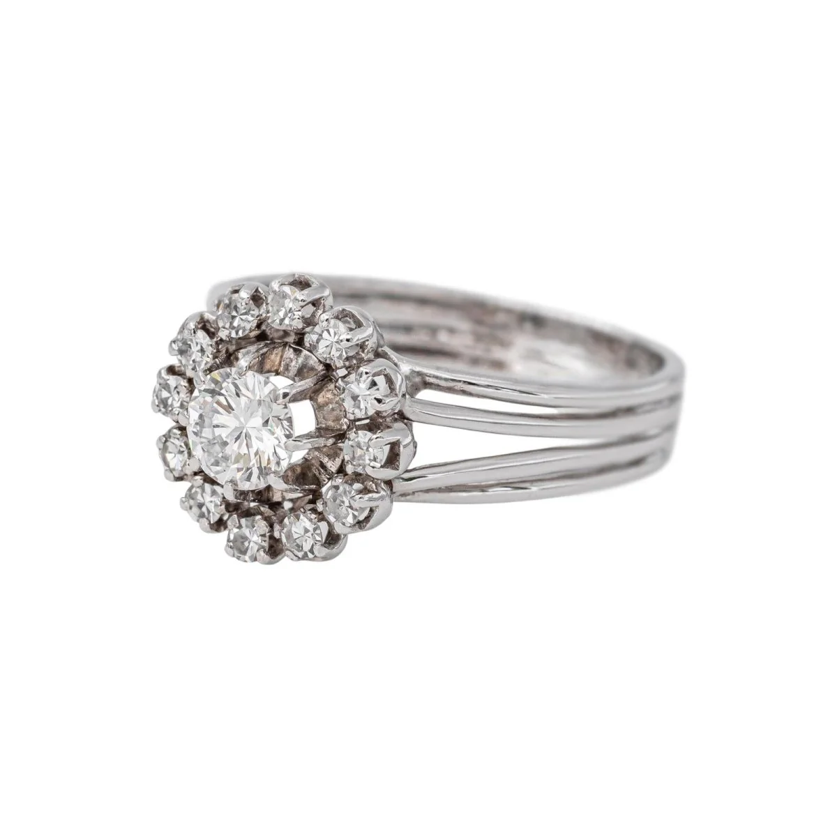 Bague Marguerite en or blanc, platine et diamants - Image 3