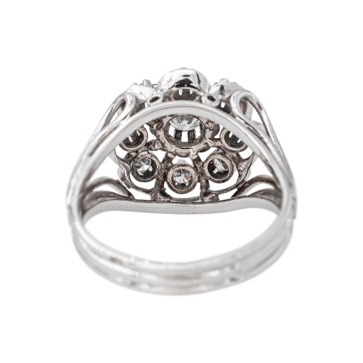Bague Marguerite en or blanc et diamants - Image 5