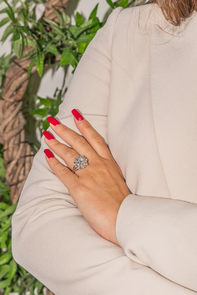 Bague Marguerite en or blanc et diamant - Image 2