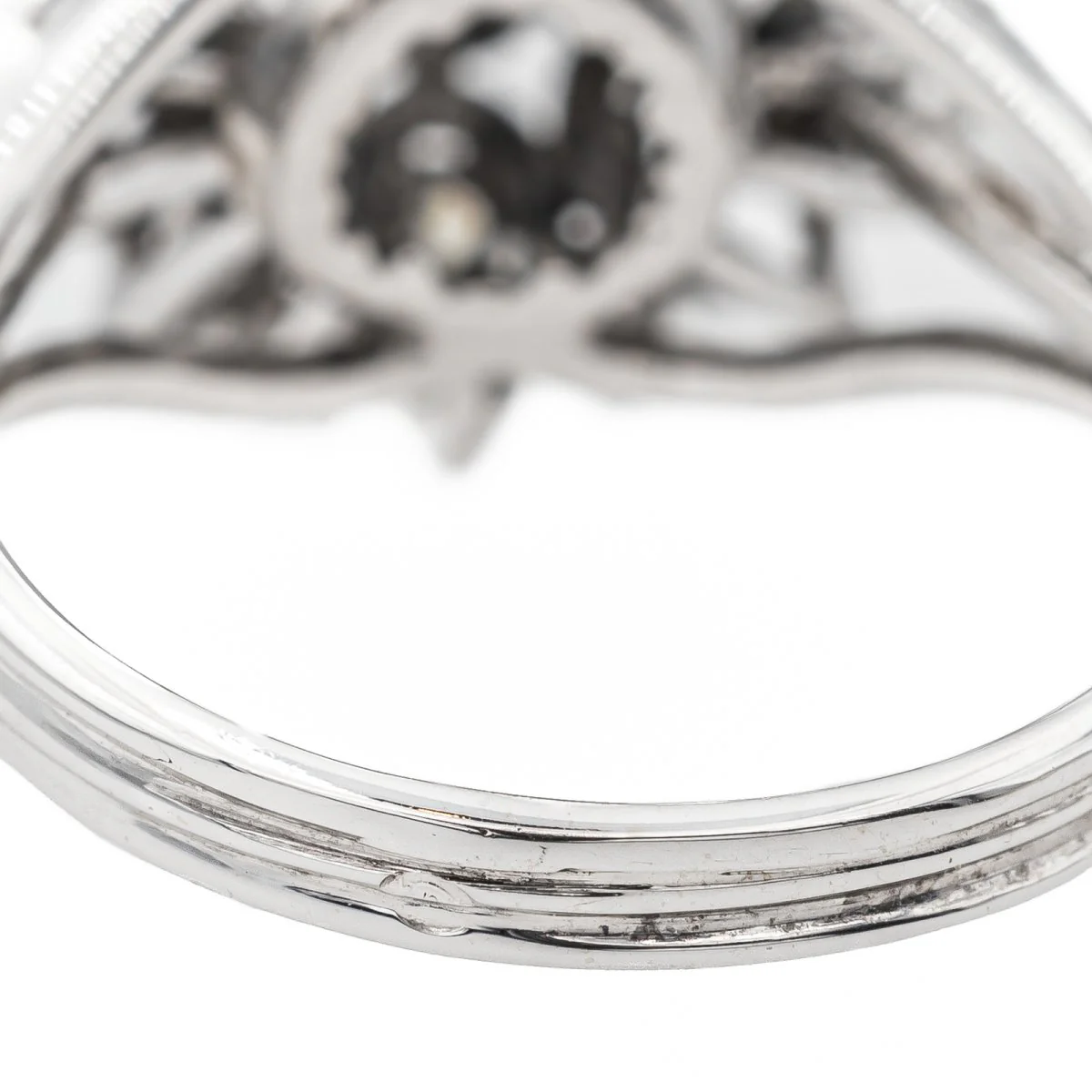 Bague Marguerite en or blanc et diamant - Image 6