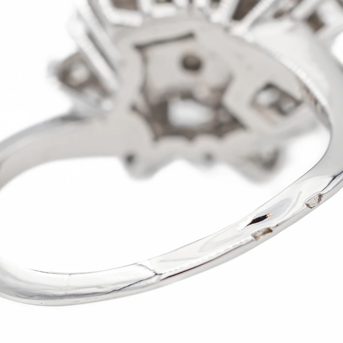 Bague Marguerite en or blanc et diamant - Image 7