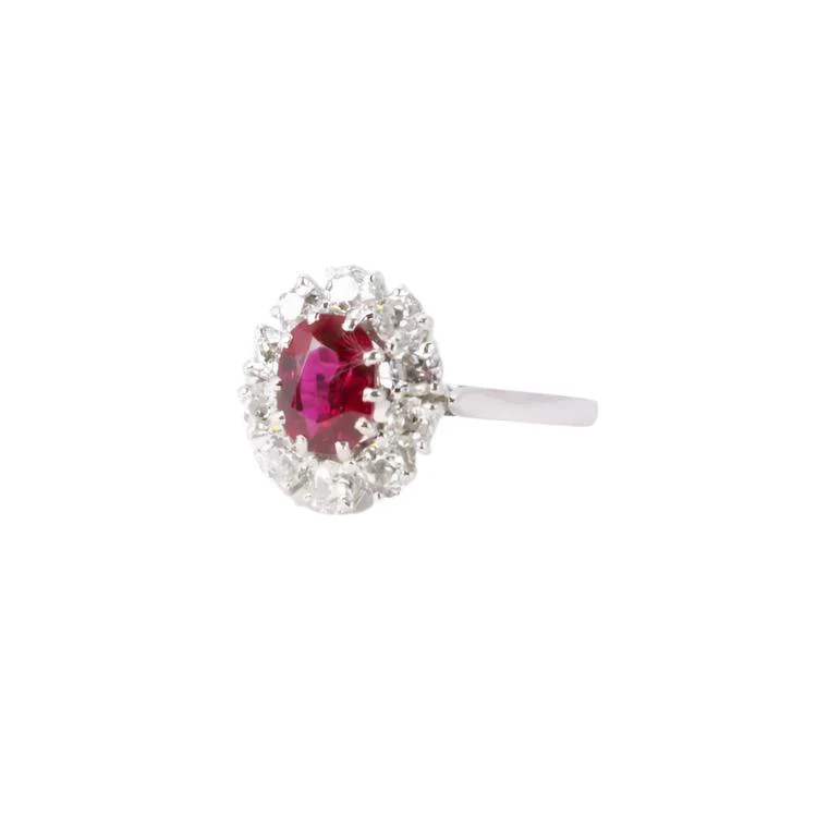 Bague Marguerite en or blanc, rubis et diamants