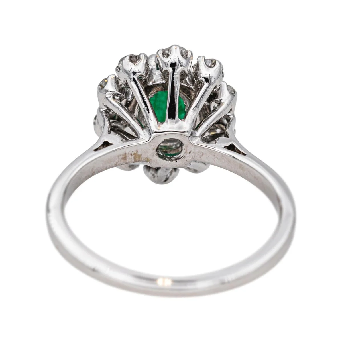 Bague Marguerite en or blanc, émeraude et diamants - Image 6