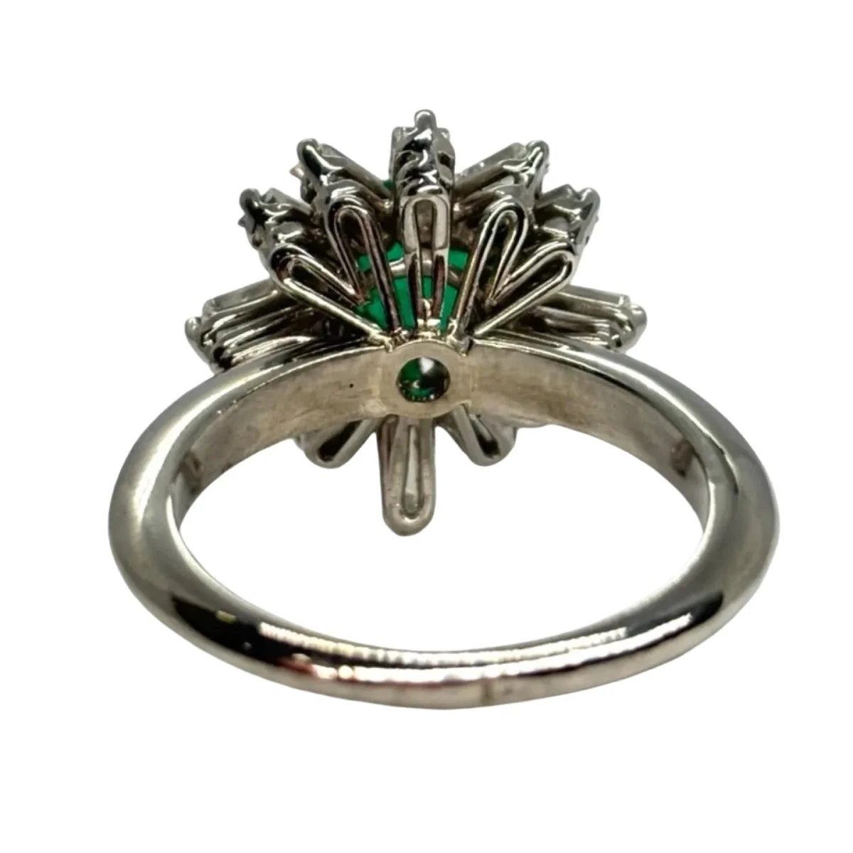 Bague Marguerite or blanc, émeraude et diamants - Image 4
