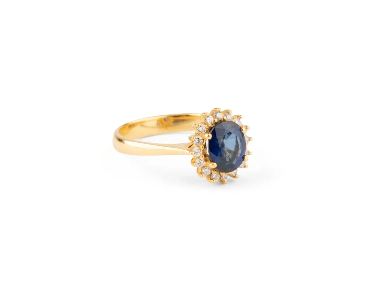 Bague Marguerite en or jaune, saphir et diamants - Image 2