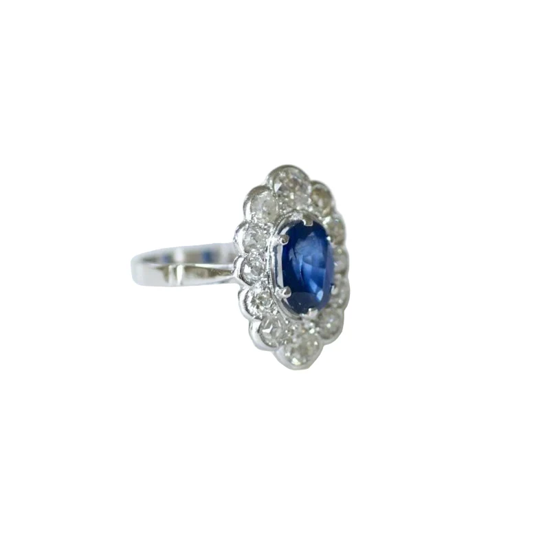 Bague Marguerite en or blanc, platine, saphir et diamants - Image 5