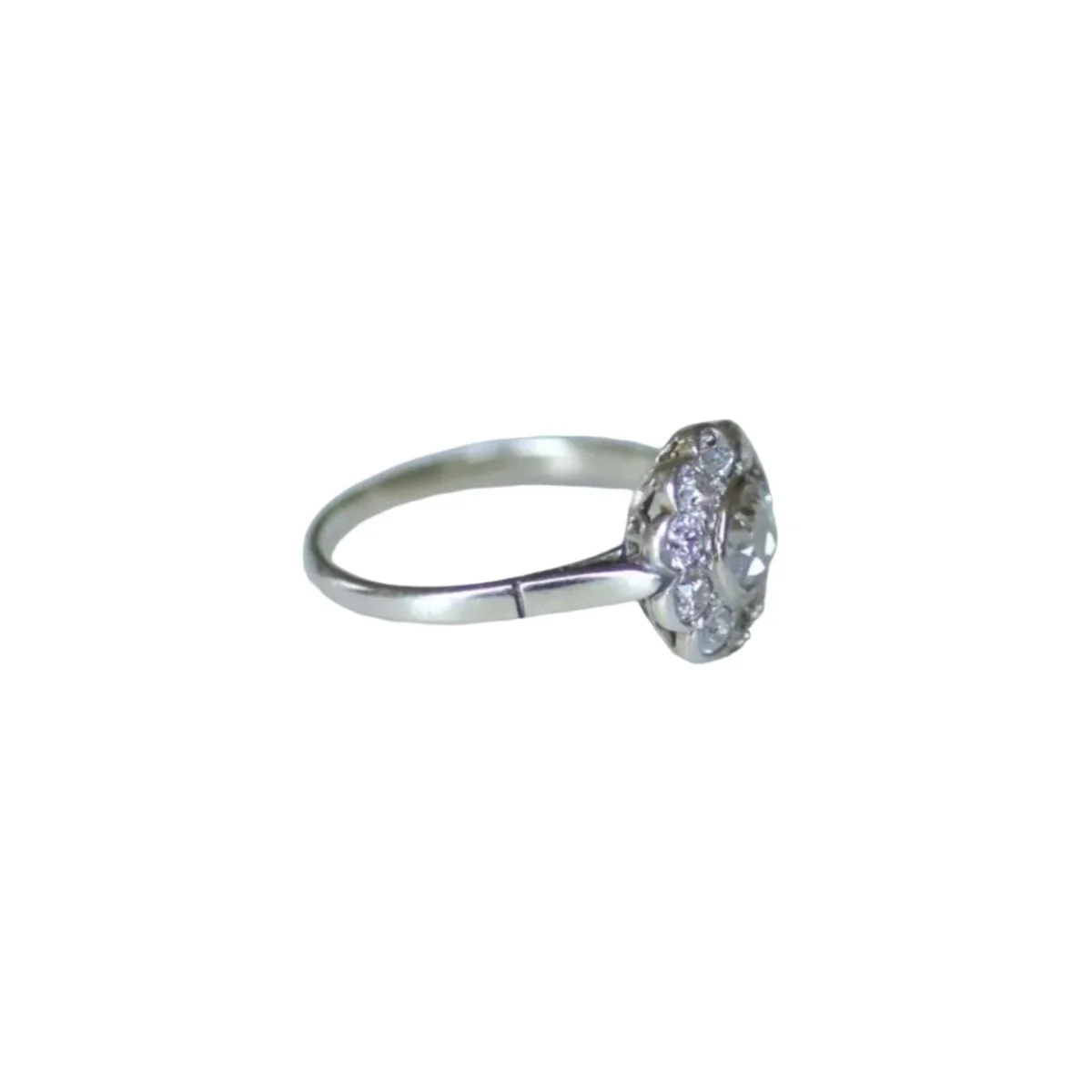 Bague Pompadour en or blanc, platine, et diamants - Image 5