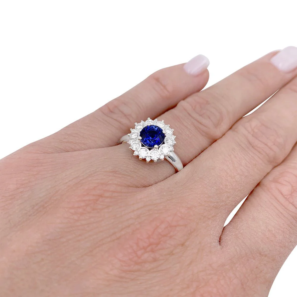 Bague marguerite saphir entourage diamants - Image 5