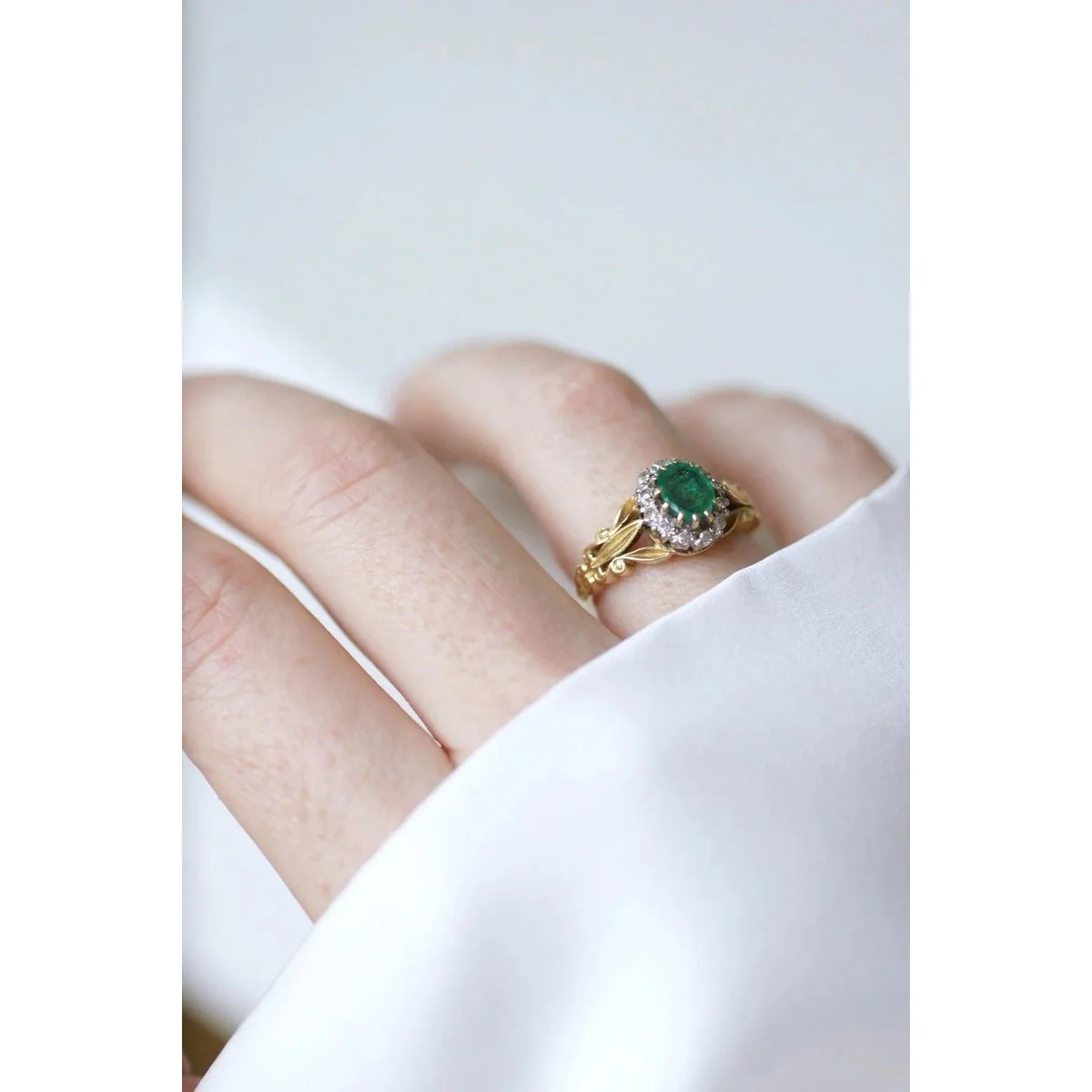Bague marguerite style Victorien émeraude diamants - Image 2