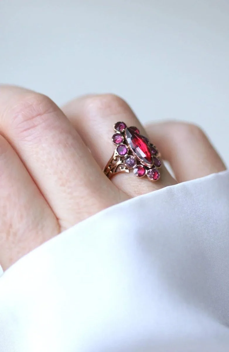 Bague Marquise Ancienne Or Rose et Grenats de Perpignan - Image 6