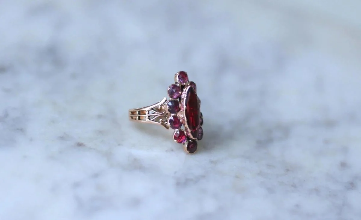 Bague Marquise Ancienne Or Rose et Grenats de Perpignan - Image 7