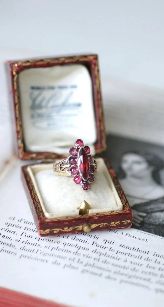 Bague Marquise Ancienne Or Rose et Grenats de Perpignan - Image 8