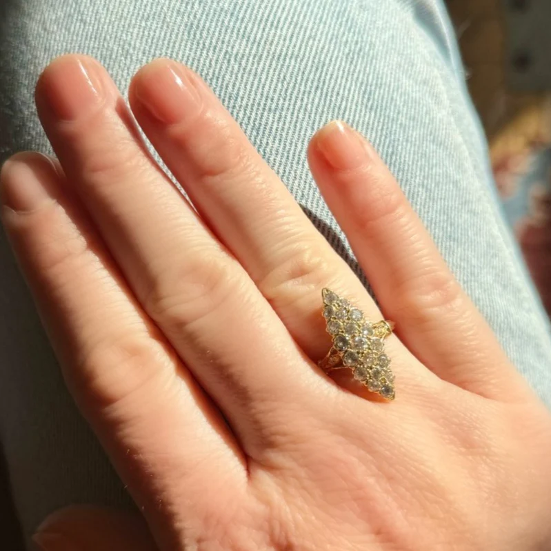 Bague en or jaune et diamants - Image 2