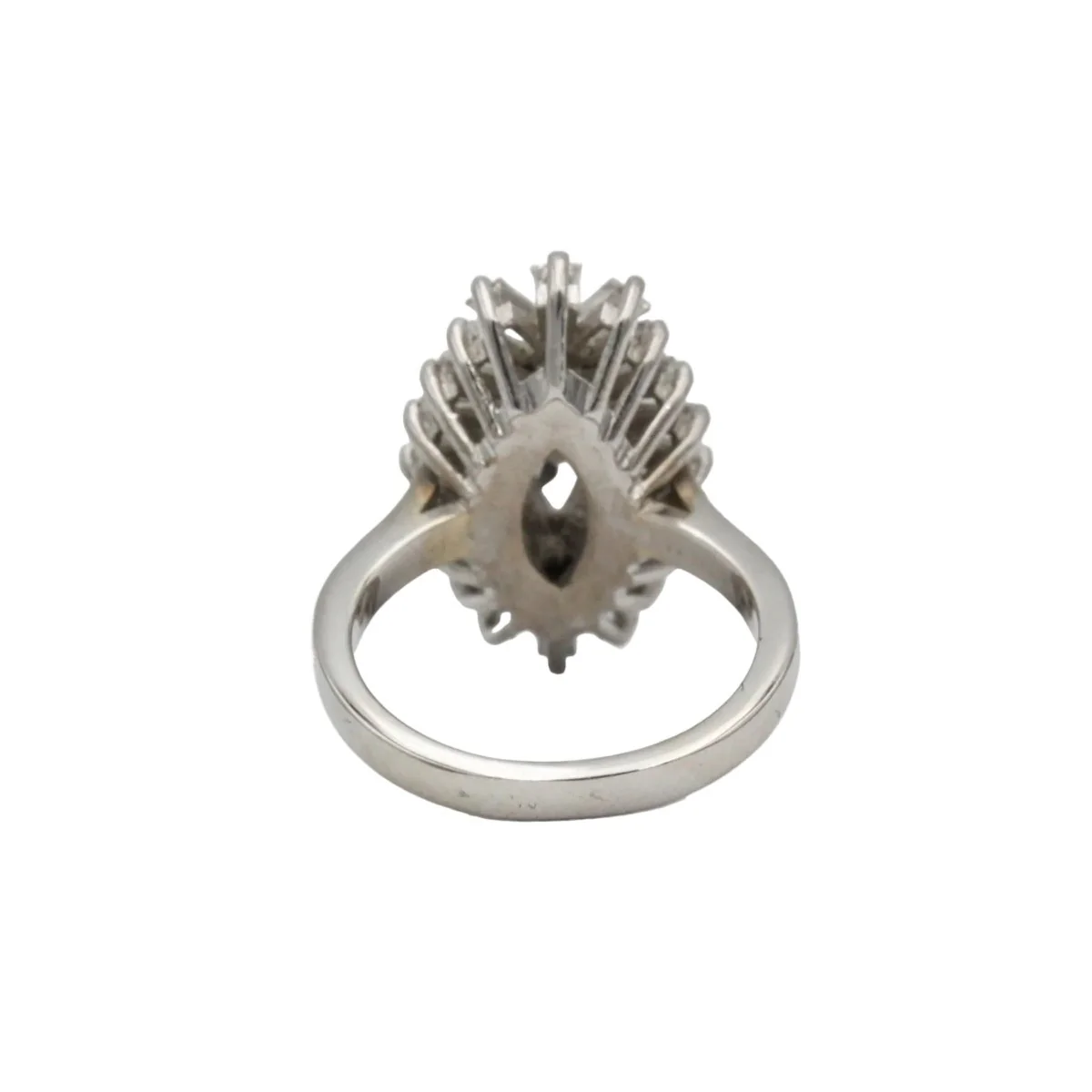 Bague Marquise en or blanc et diamants - Image 5