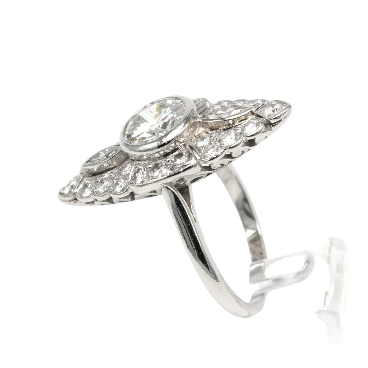 Bague Marquise en or blanc et diamants - Image 3