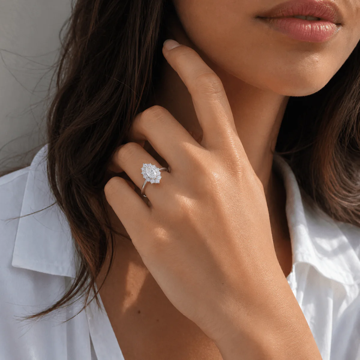 Bague Marquise en or blanc et diamants - Image 2