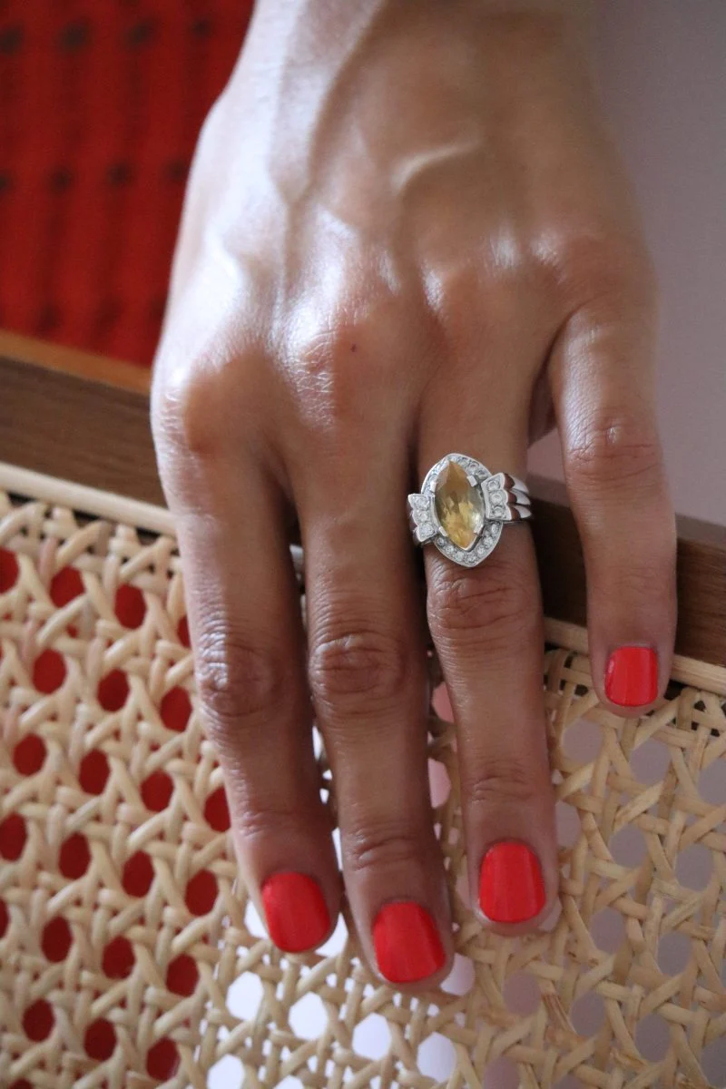 Bague Marquise en or blanc sertie d'une citrine et diamants - Image 6