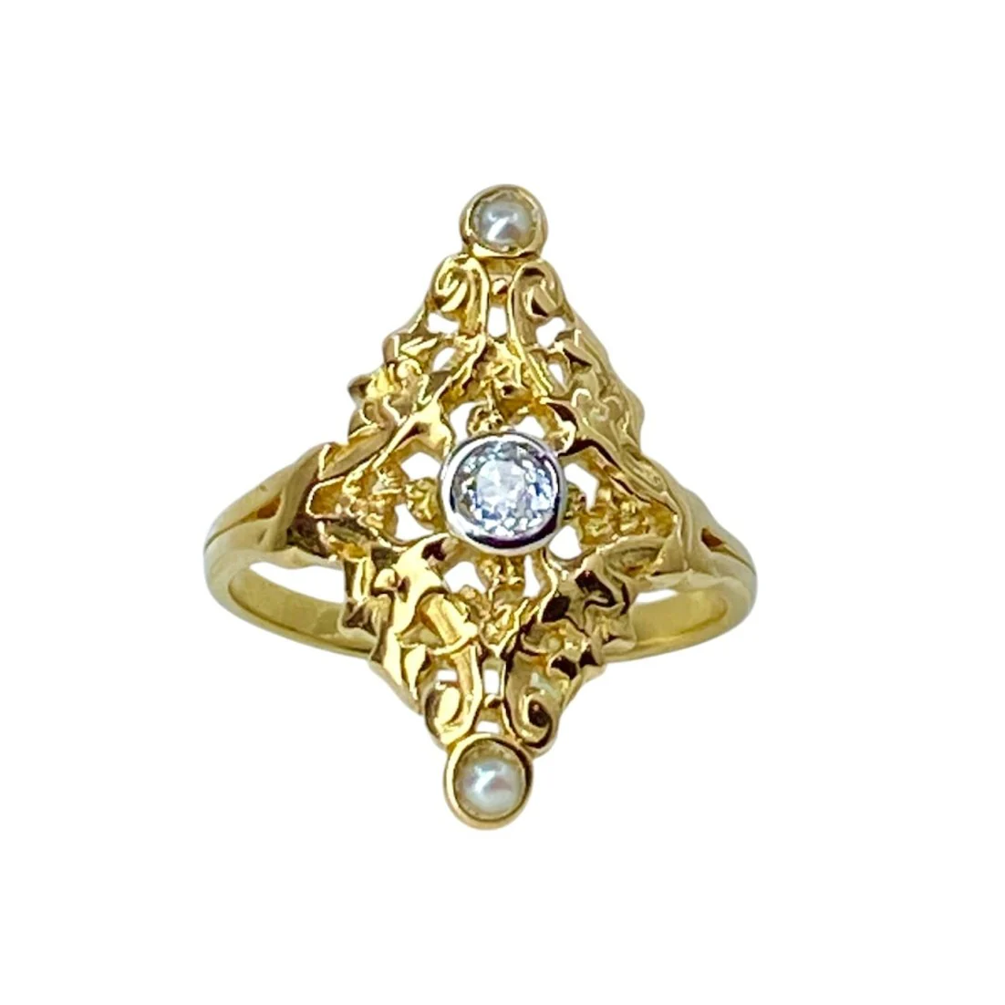Bague Marquise en or jaune, perle et diamants