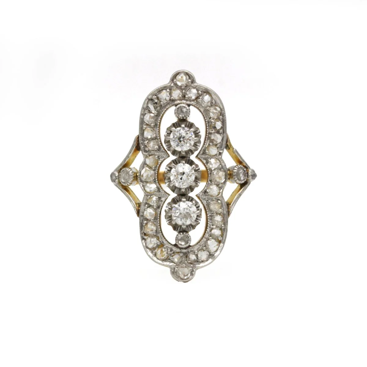 Bague Marquise en or jaune, platine et diamants