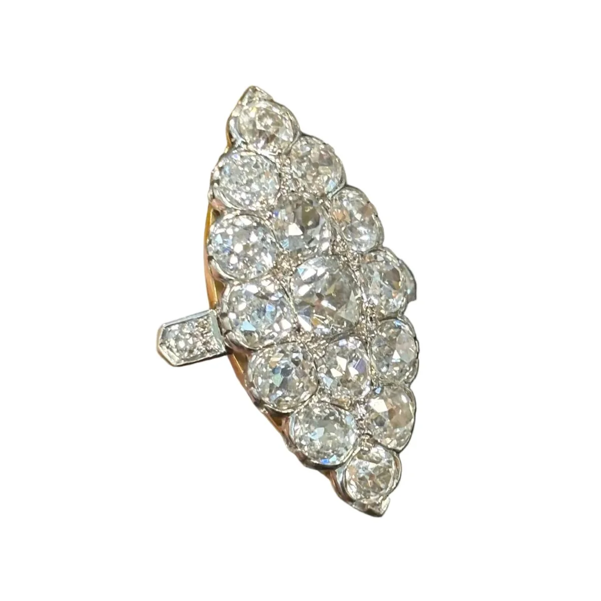 Bague Marquise en or jaune, platine et diamants - Image 3