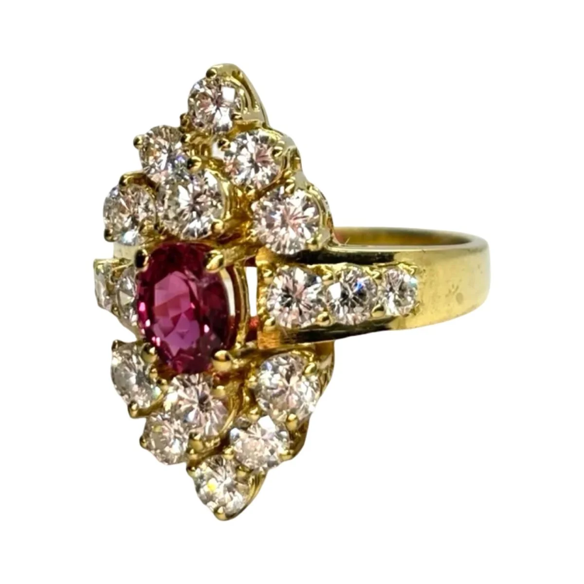 Bague Marquise en or jaune, rubis et diamants - Image 3