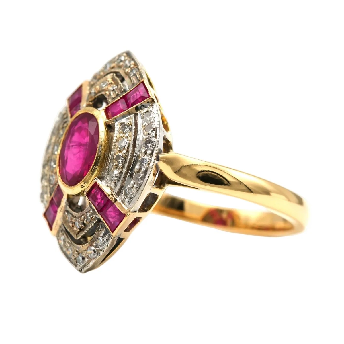 Bague Marquise en or jaune, rubis et diamants - Image 8