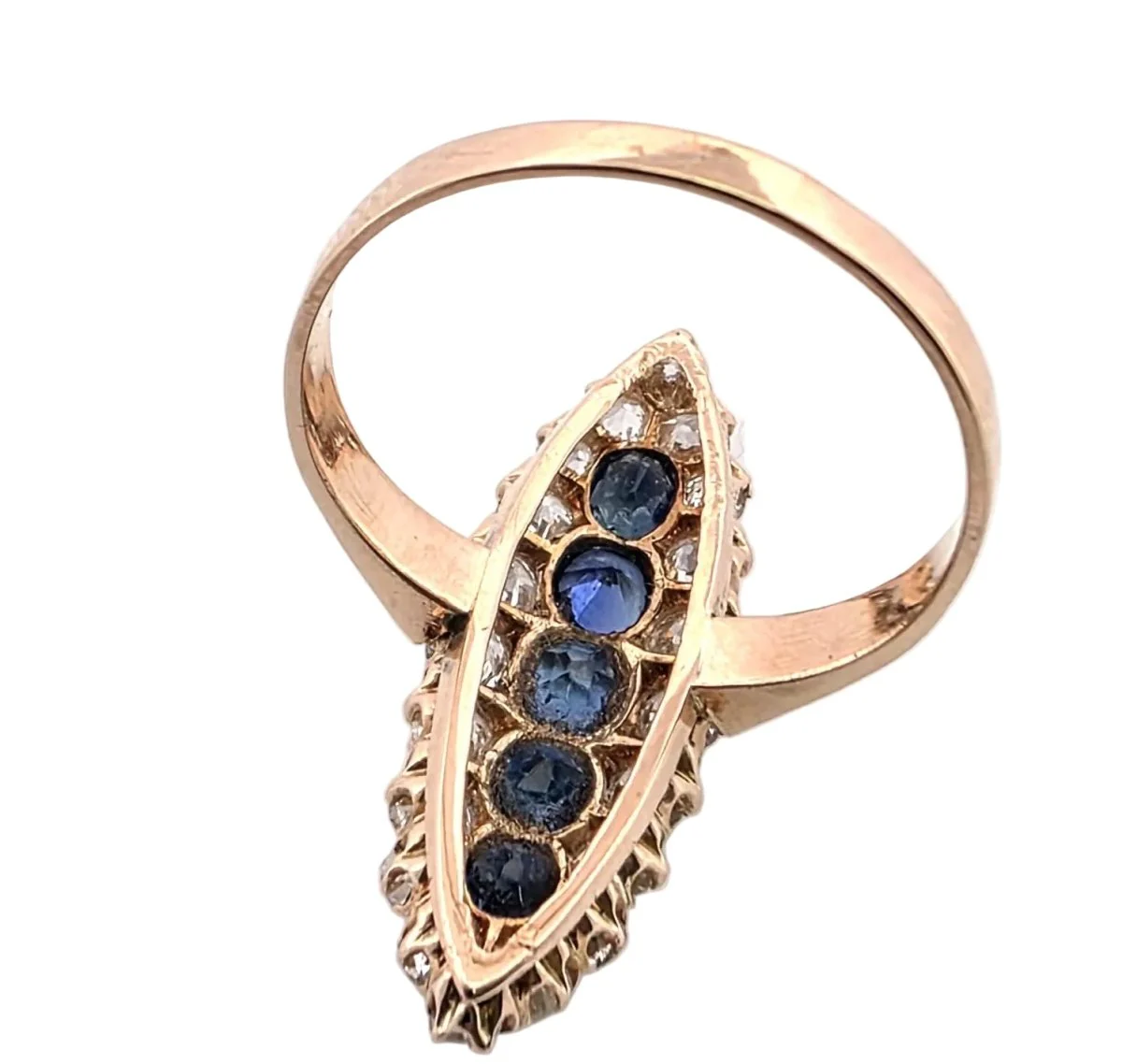 Bague Marquise en or jaune, saphirs et diamants - Image 4