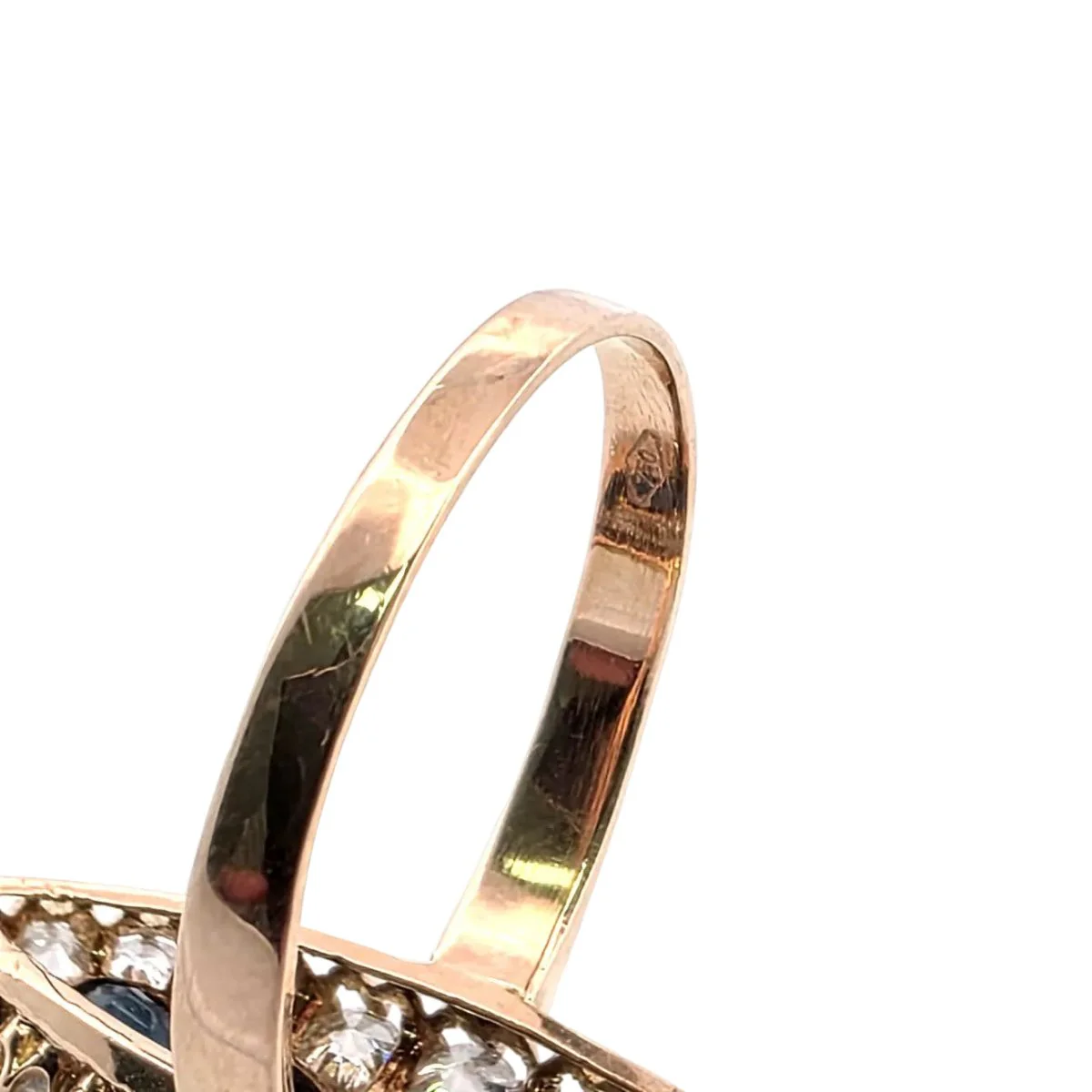 Bague Marquise en or jaune, saphirs et diamants - Image 6