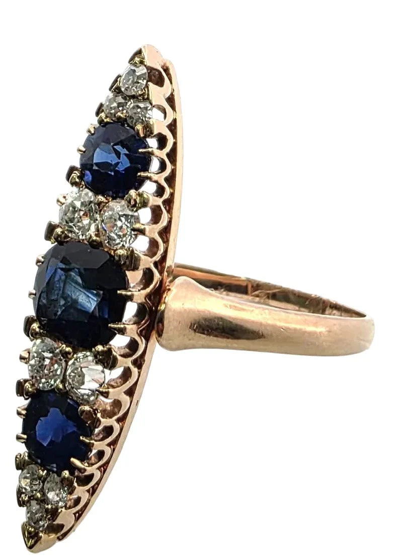Bague Marquise en or jaune, saphirs et diamants - Image 2