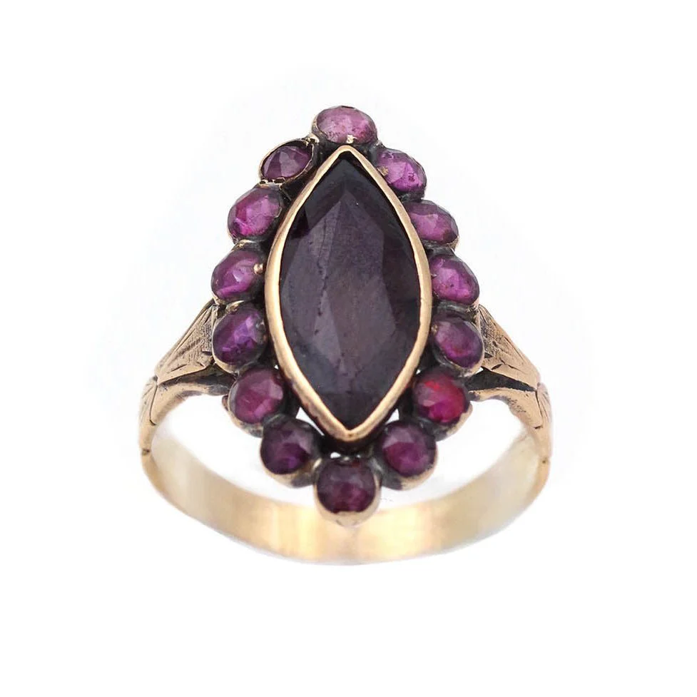 Bague Marquise en or rose et grenats