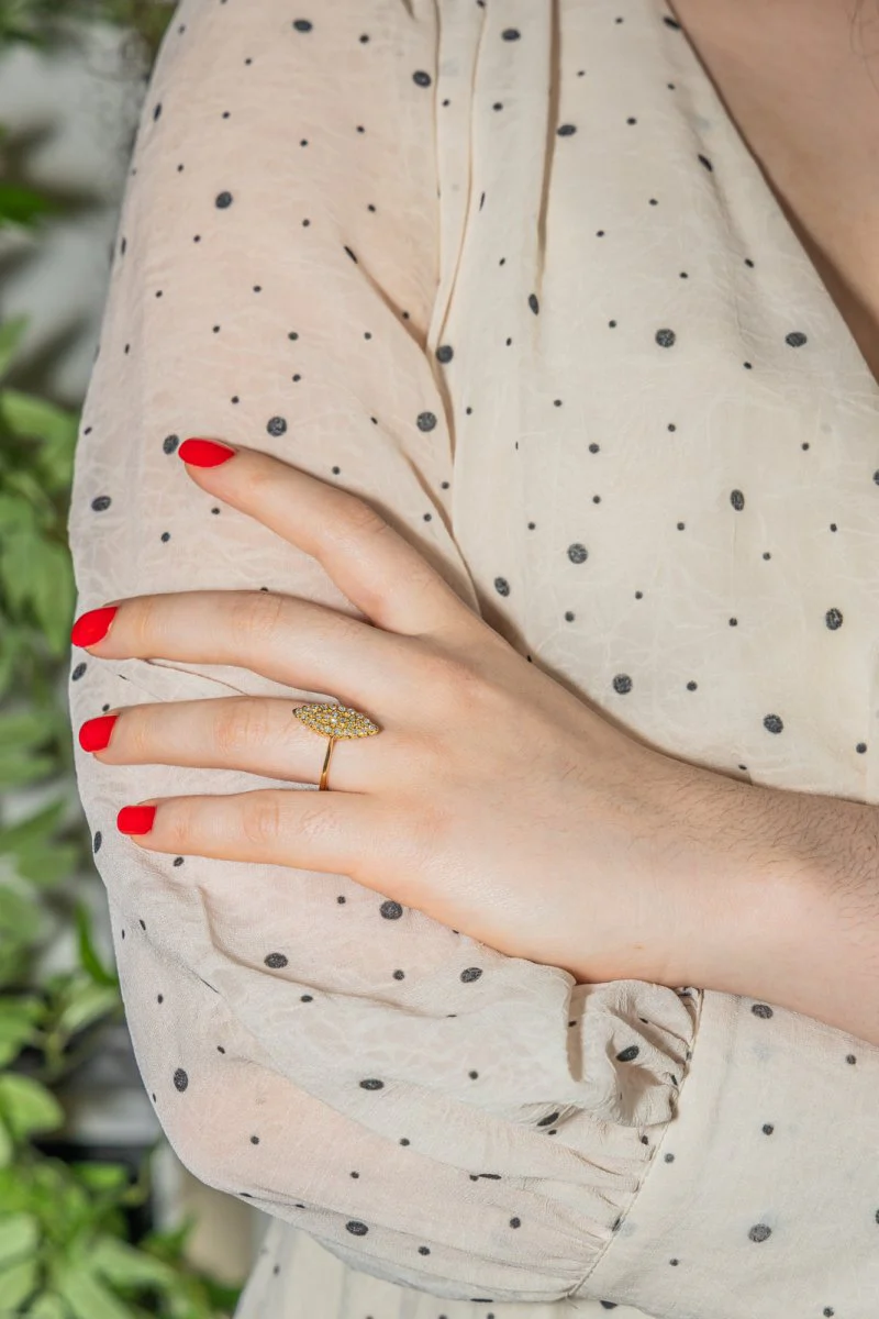 Bague Marquise en or jaune et diamant - Image 2