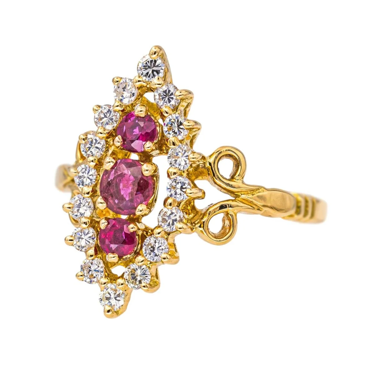 Bague Marquise en or jaune, rubis et diamants - Image 3