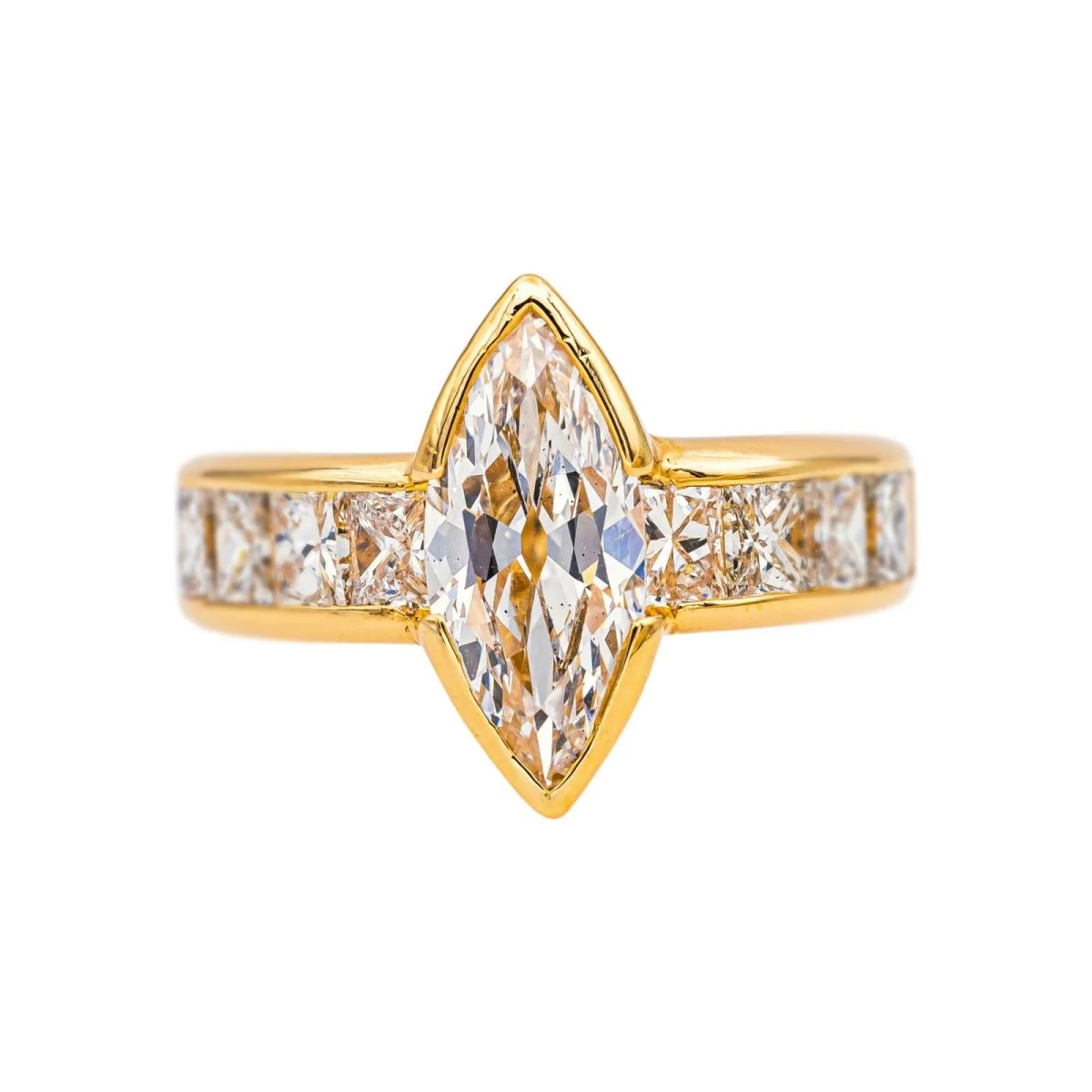 Bague Marquise en or jaune et diamants