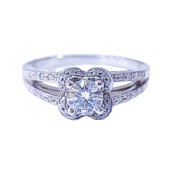 Bague Marguerite MAUBOUSSIN "Chance of Love n°5" en or blanc et diamants