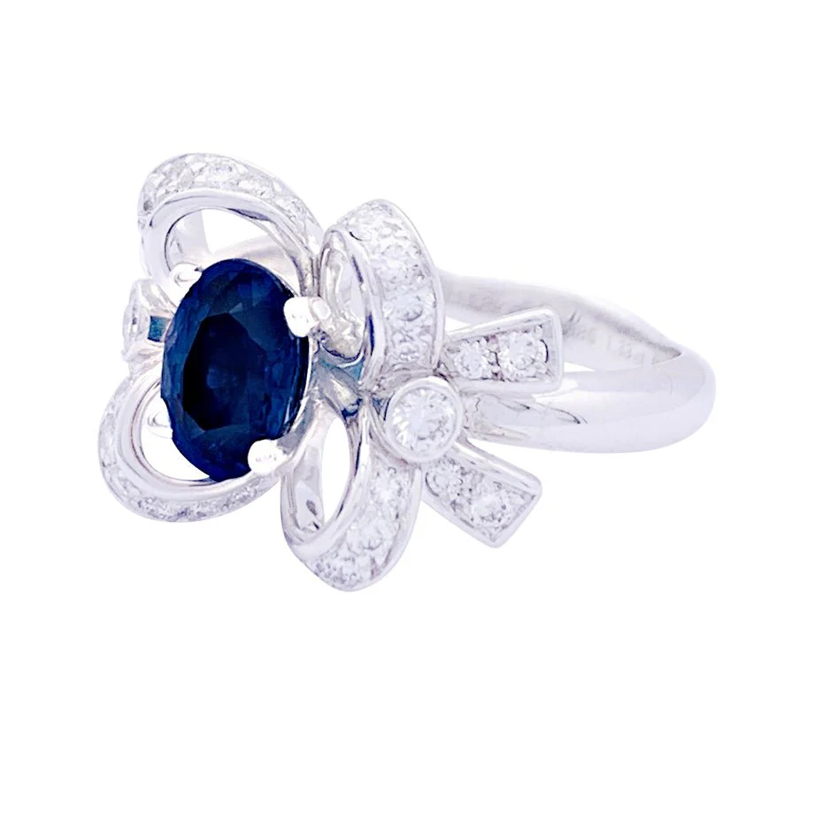 Bague Mellerio "Reine de Coeur Désirée" or blanc, diamants, saphir. - Image 6