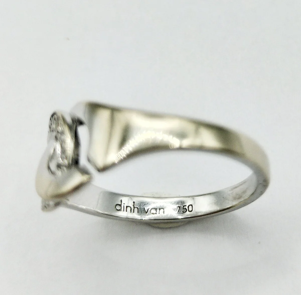 Bague DINH VAN "Menottes R8" en or blanc et diamants - Image 3
