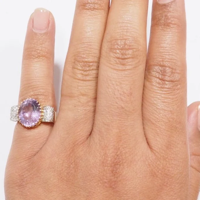 Bague en or jaune, améthyste et diamants - Image 2