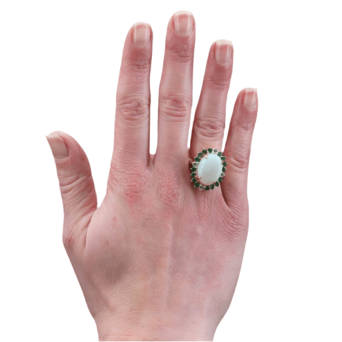 Bague Entourage en or jaune, opale, émeraudes et diamants - Image 2