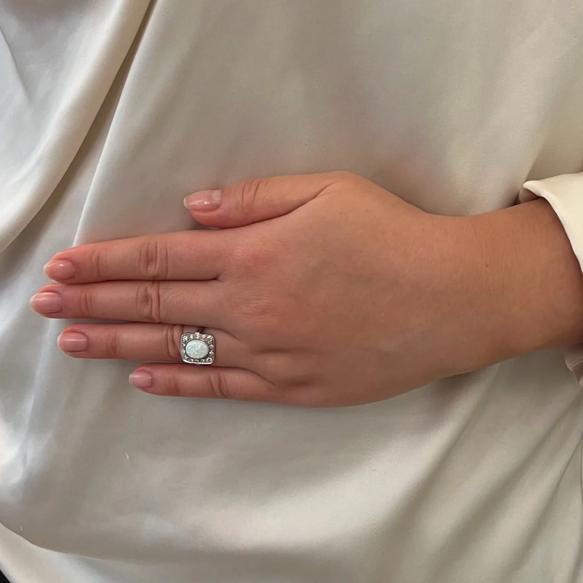 Bague opale et diamants en or - Image 2