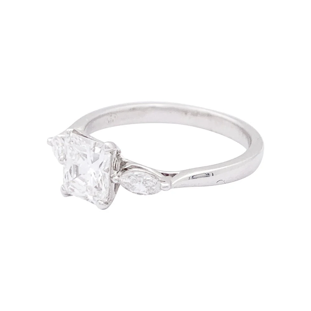 Bague or blanc et diamants - Image 3