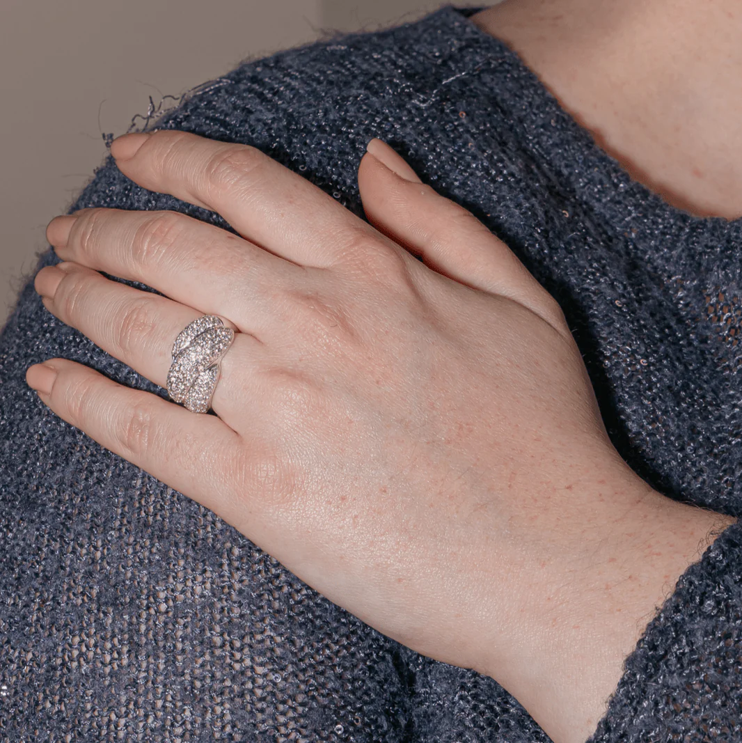 Bague en or blanc et diamants - Image 2