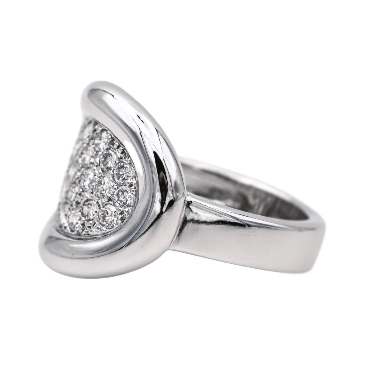 Bague Pavée en or blanc et diamants - Image 4