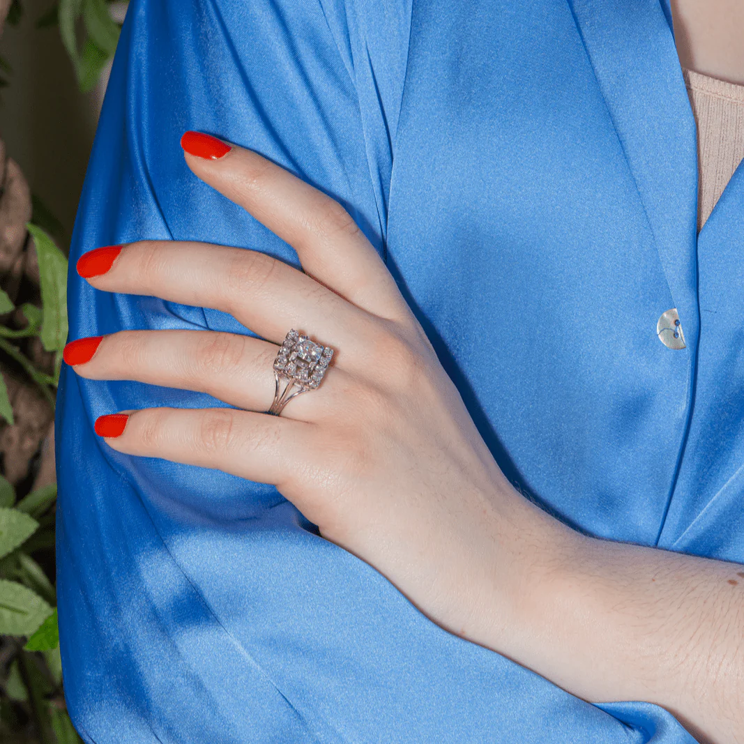 Bague Pavée en or blanc et diamants - Image 2
