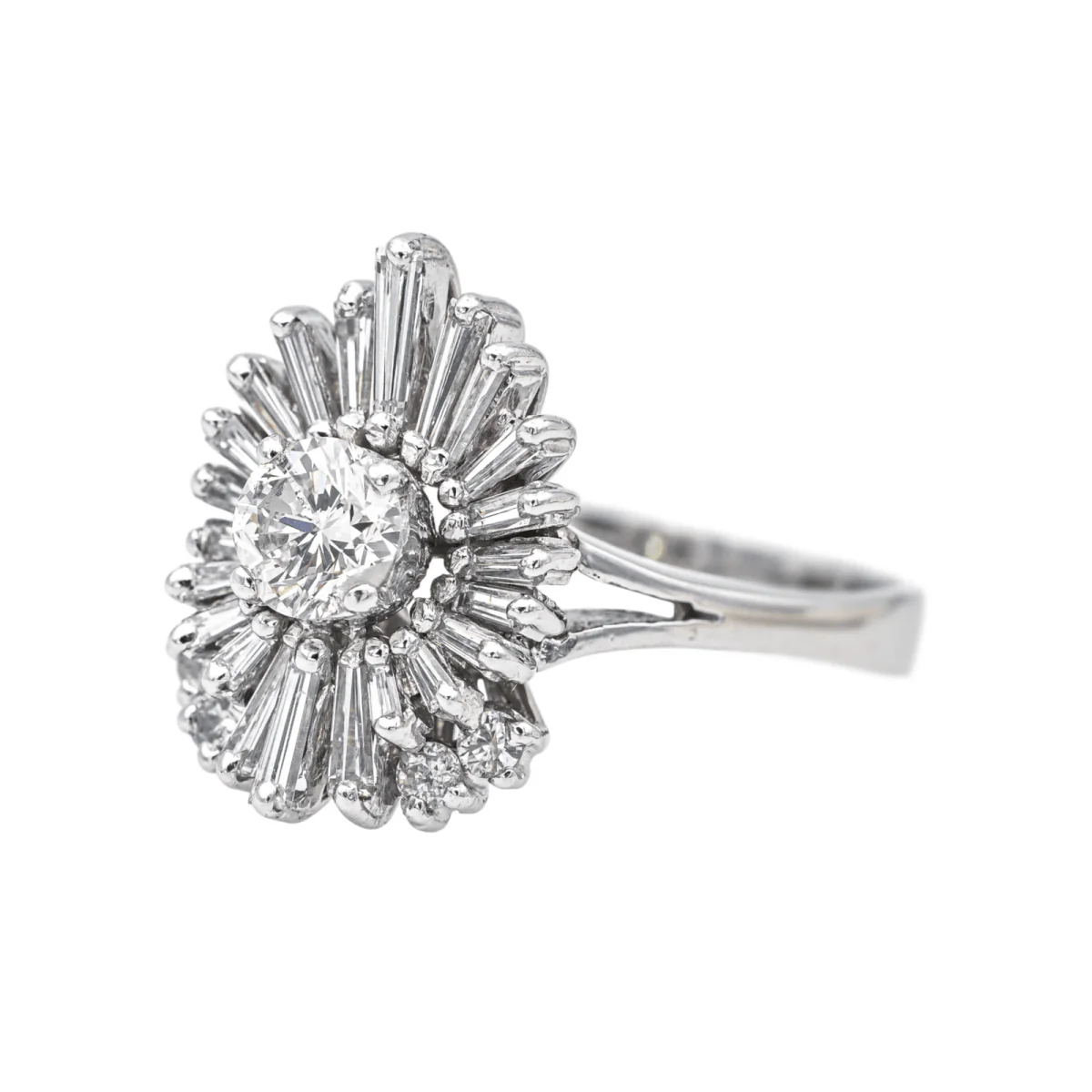 Bague Cocktail en or blanc et diamants - Image 3